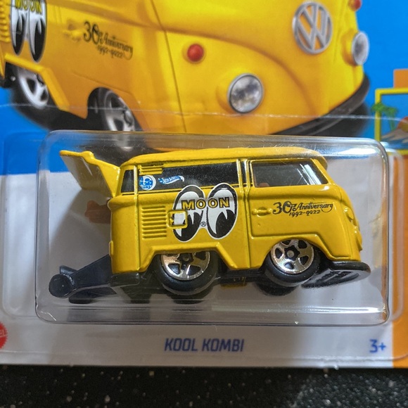 Mattel Hot Wheels Volkswagen Van KOOL KOMBI Surf's Up Bus 2/5 49/250 Mooneyes VW - Picture 4 of 7